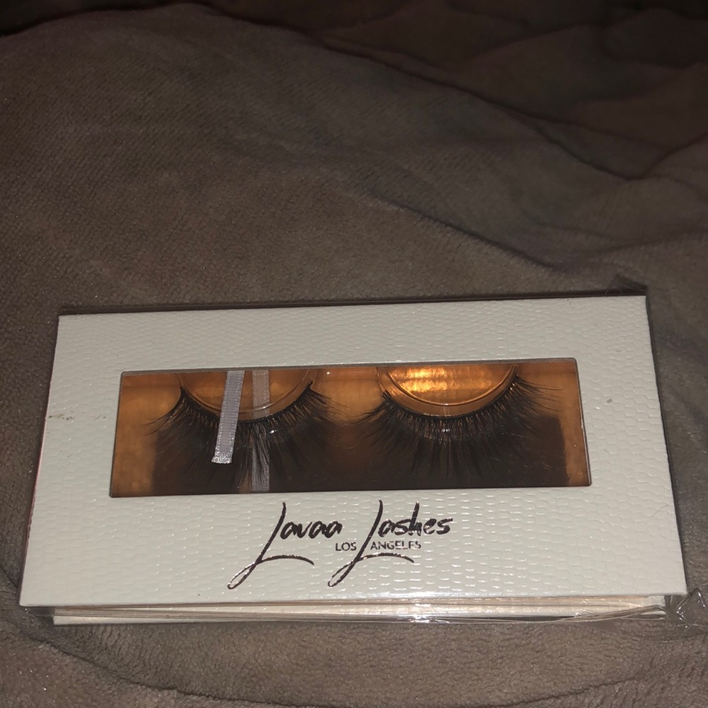 Lavaa Lashes | Charm Faux Mink